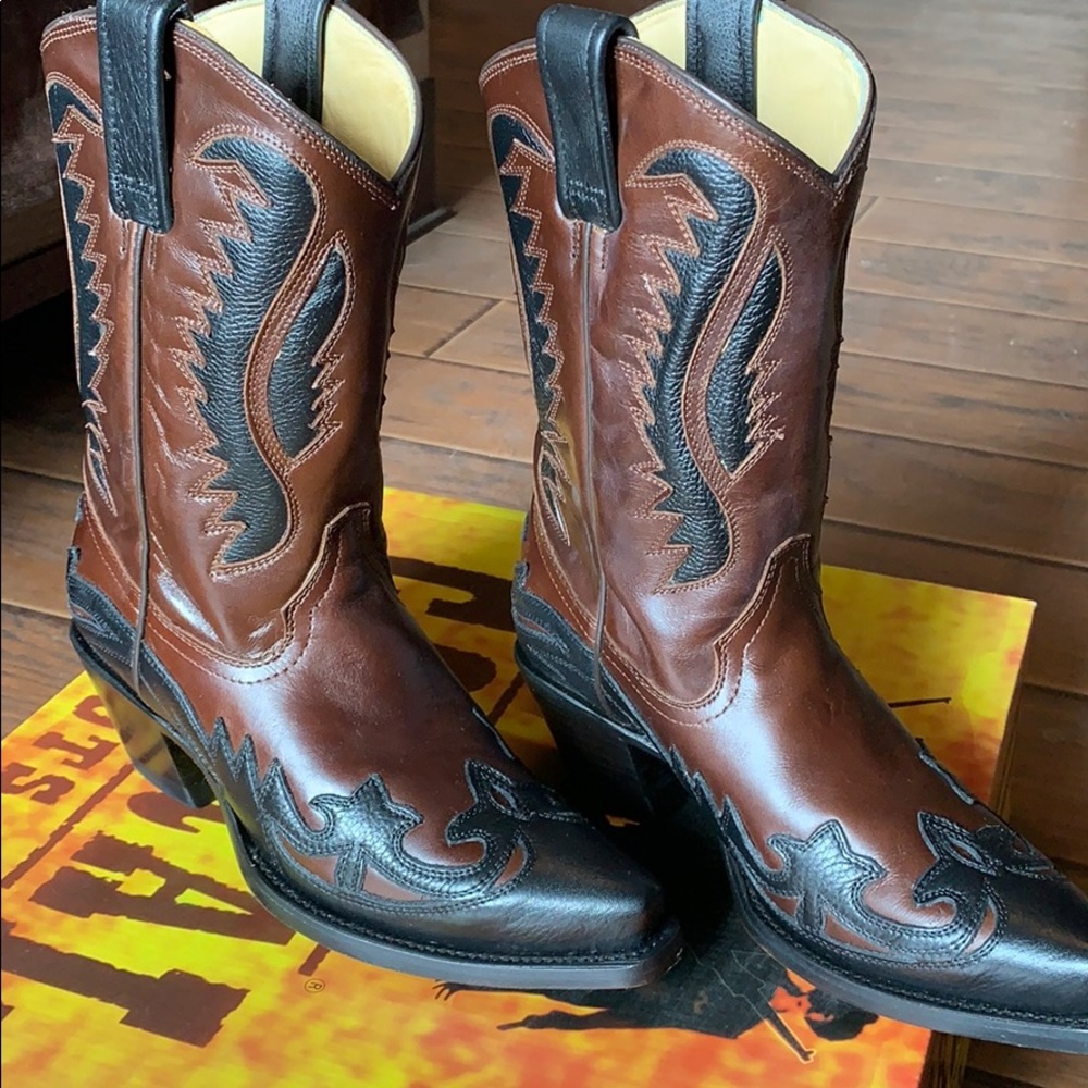 Corral cowboy boots - never worn!